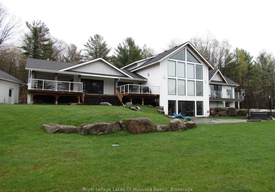 1-1331-south-monck-drive-muskoka-lakes-ontario-x13135854