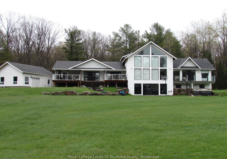 1-1331-south-monck-drive-muskoka-lakes-ontario-x13135854