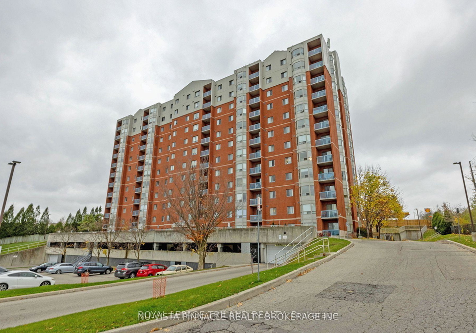 30-chapman-court-london-north-ontario-x13135872