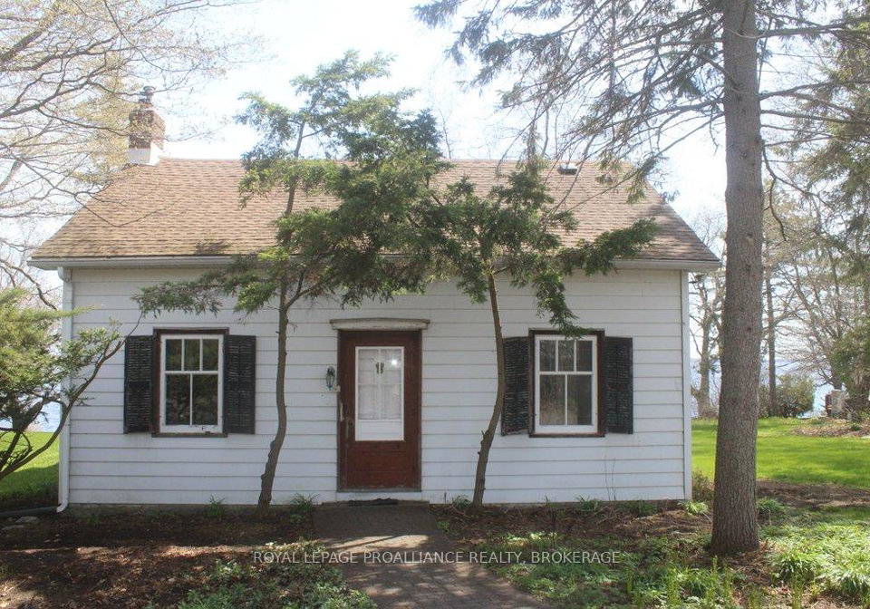 4690-bath-road-loyalist-ontario-x13135960