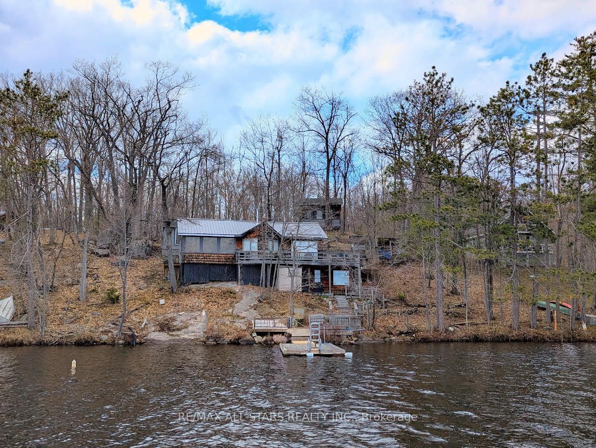754-loucks-lake-wao-north-kawartha-ontario-x13136420