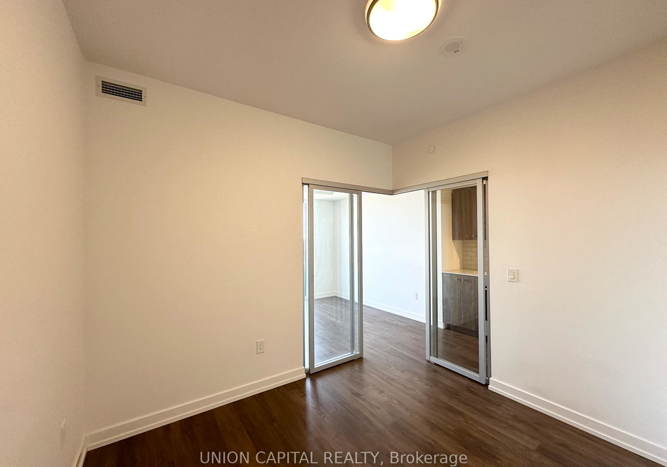 15-wellington-street-kitchener-ontario-x13136670