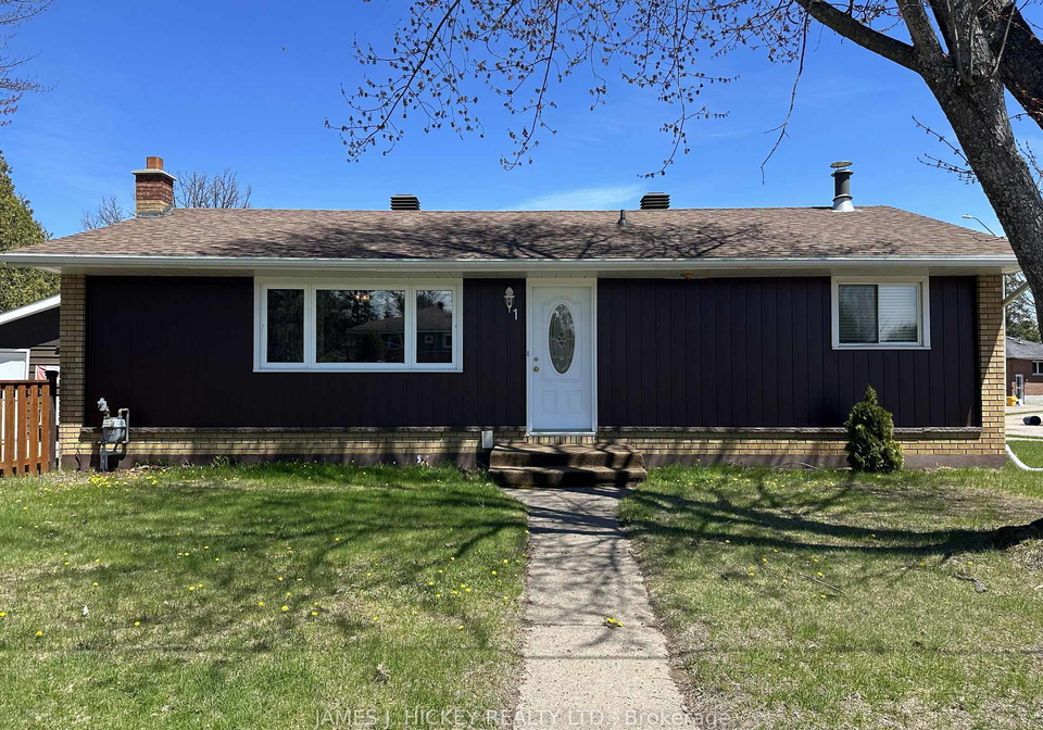 1-highland-crescent-deep-river-ontario-x13137126