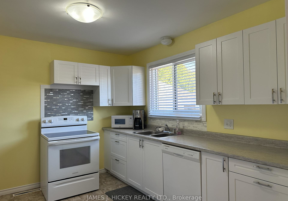 1-highland-crescent-deep-river-ontario-x13137126