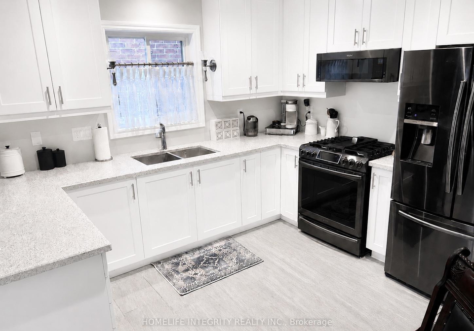 150-springdale-drive-kawartha-lakes-ontario-x13137214