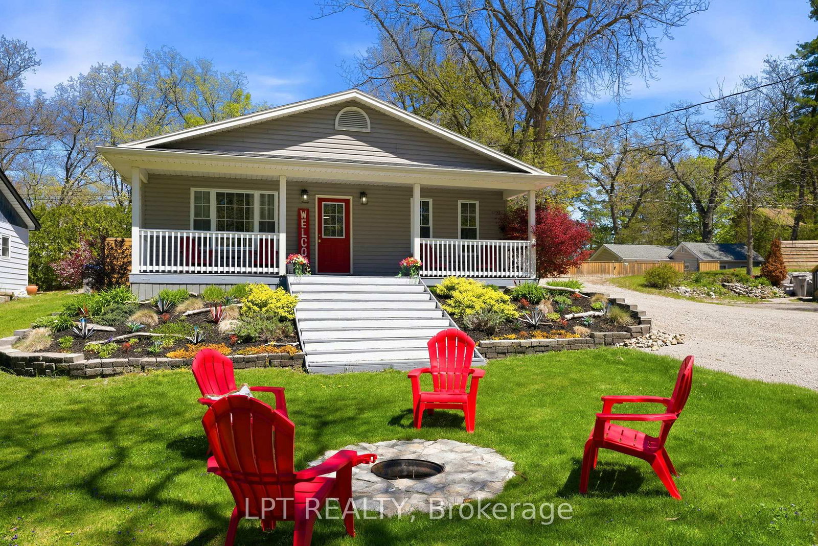 7652-riverside-drive-lambton-shores-ontario-x13137284