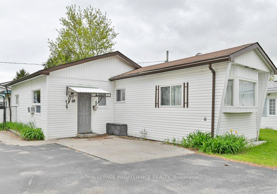 63-whites-road-quinte-west-ontario-x13137330