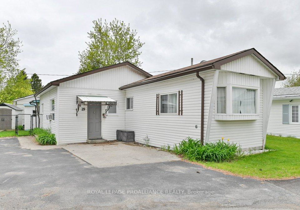 63-whites-road-quinte-west-ontario-x13137330