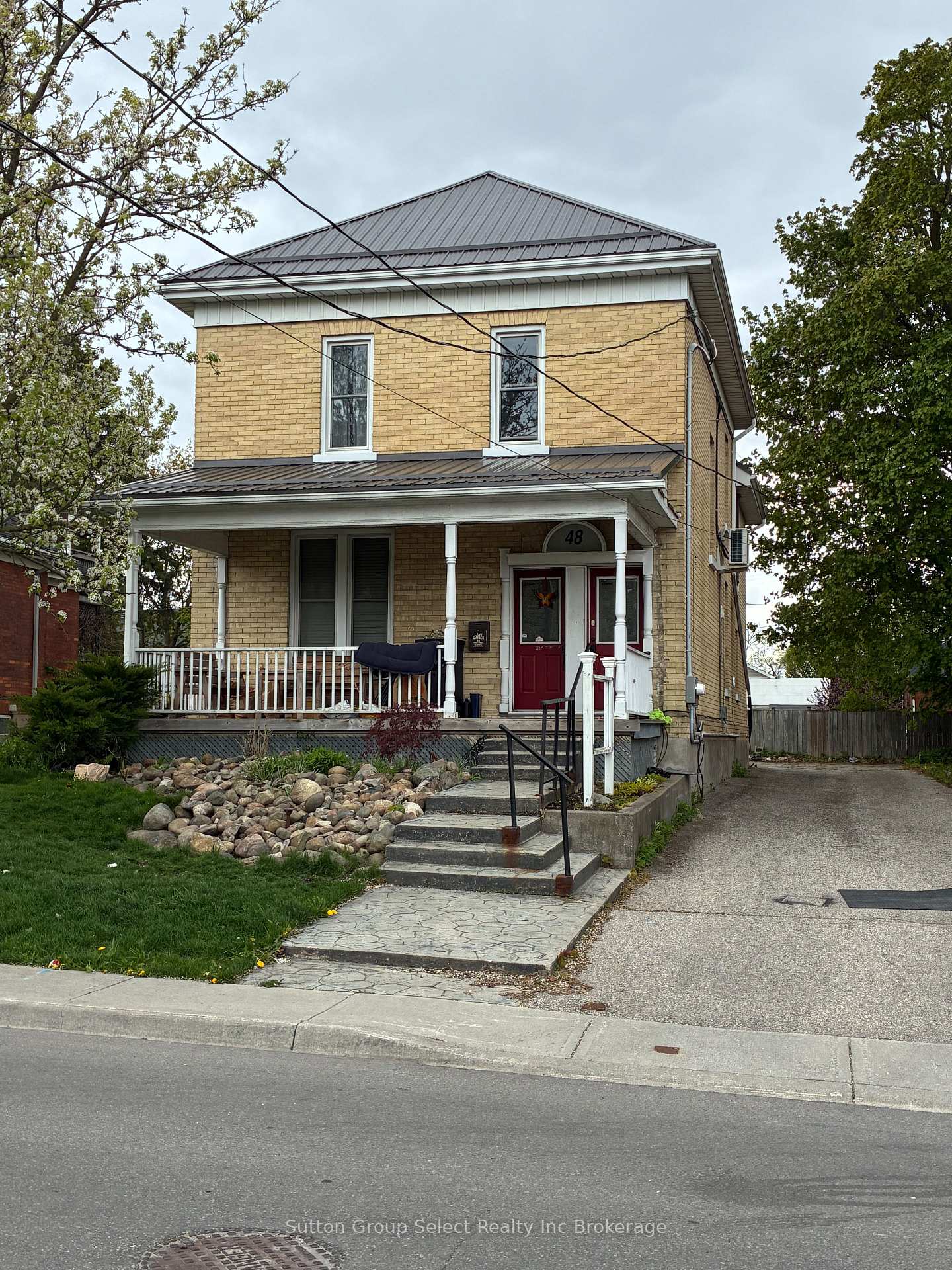 48-perry-street-woodstock-ontario-x13137350