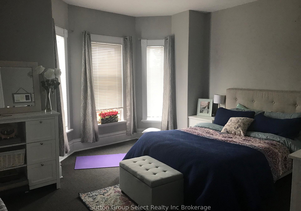 48-perry-street-woodstock-ontario-x13137350