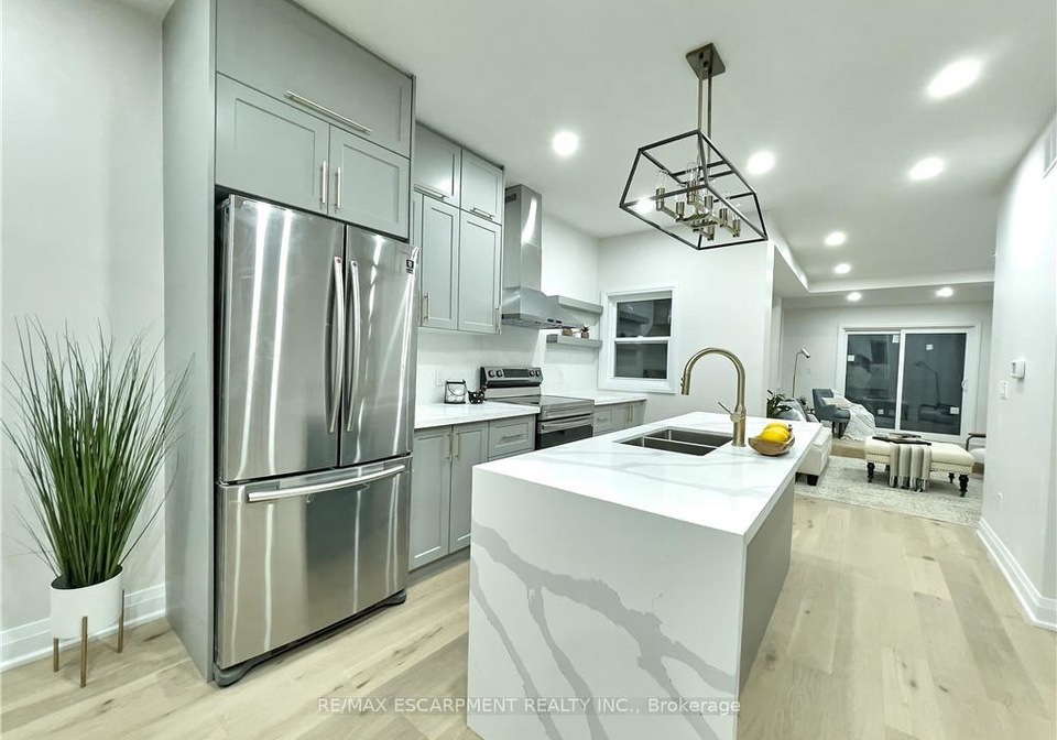 22-keith-street-hamilton-ontario-x13137360