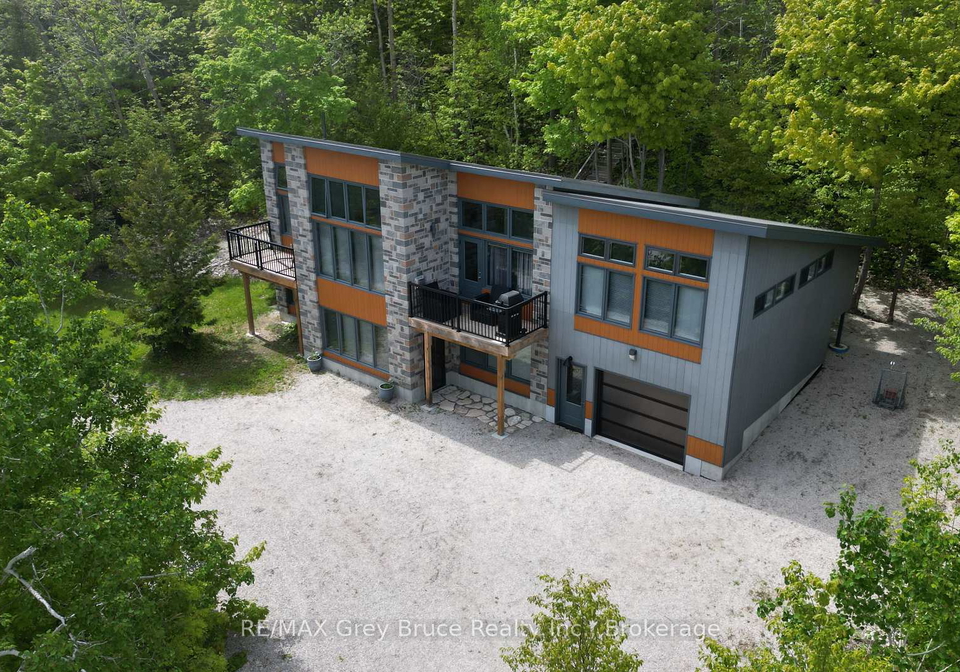 17-shoreline-drive-northern-bruce-peninsula-ontario-x13137392
