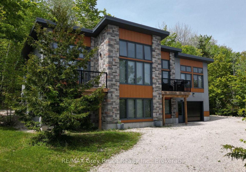 17-shoreline-drive-northern-bruce-peninsula-ontario-x13137392