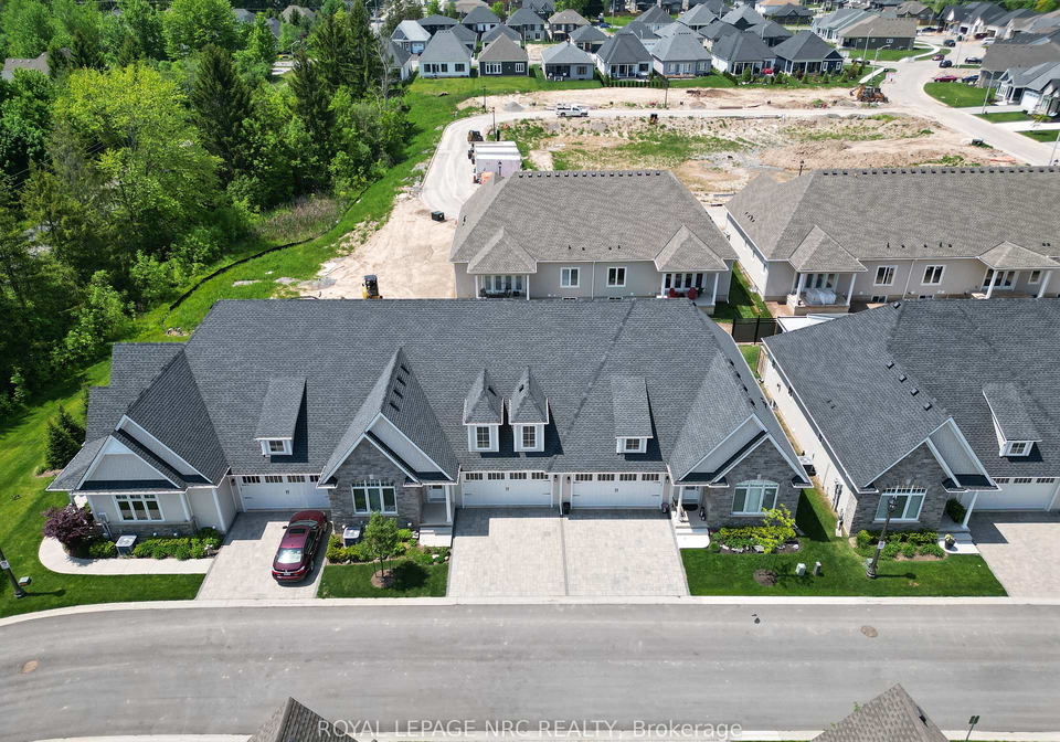 9-sassafras-row-fort-erie-ontario-x13137568