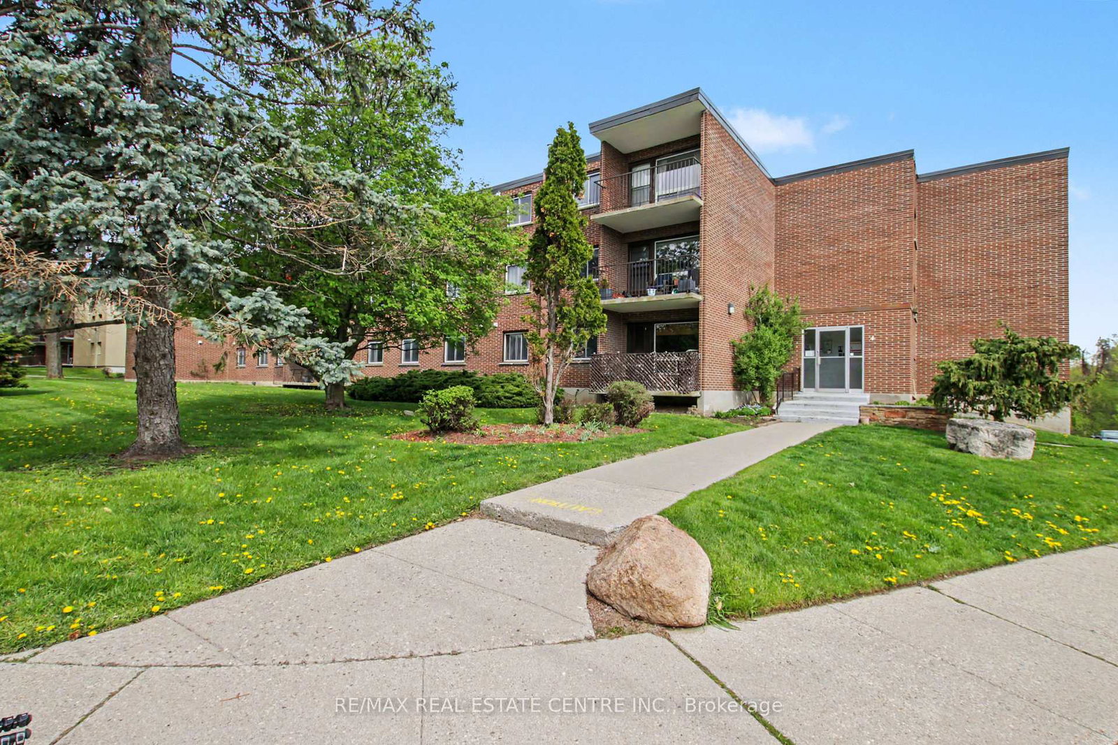 4-avalon-place-kitchener-ontario-x13138104