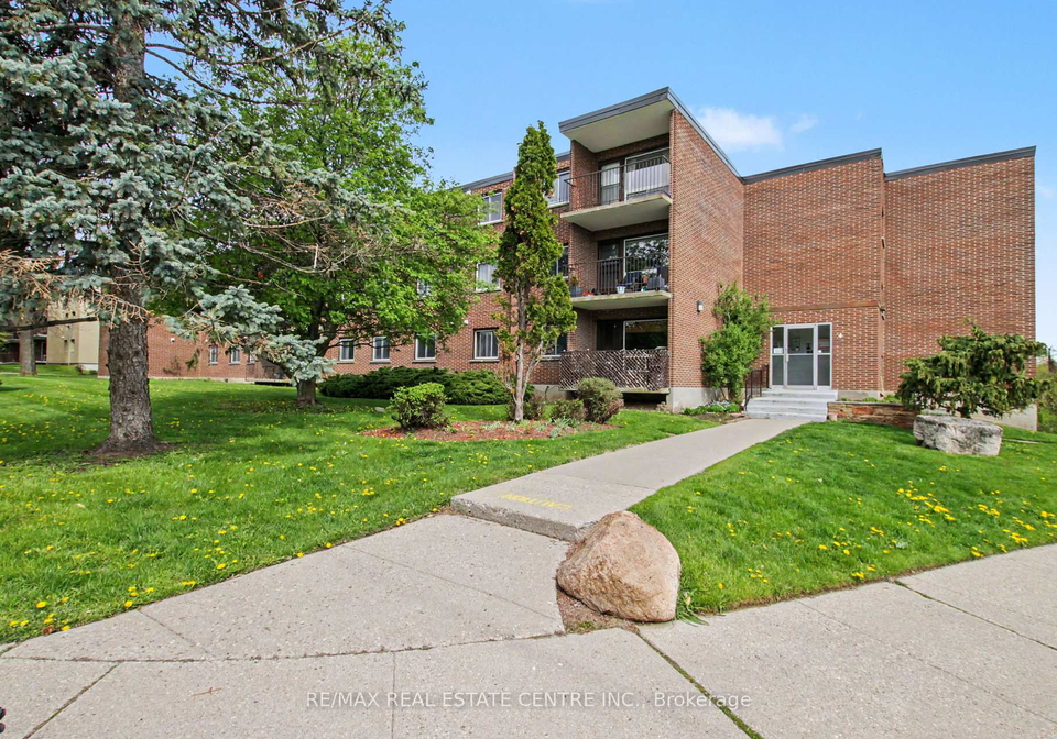 4-avalon-place-kitchener-ontario-x13138104