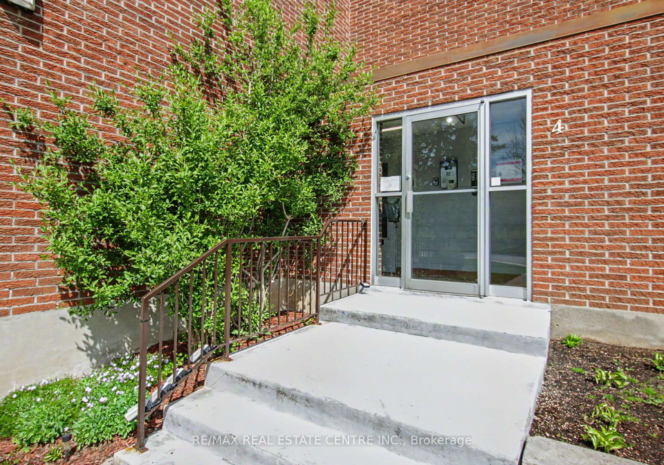 4-avalon-place-kitchener-ontario-x13138104