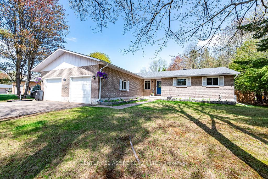 21-heritage-drive-petawawa-ontario-x13138252