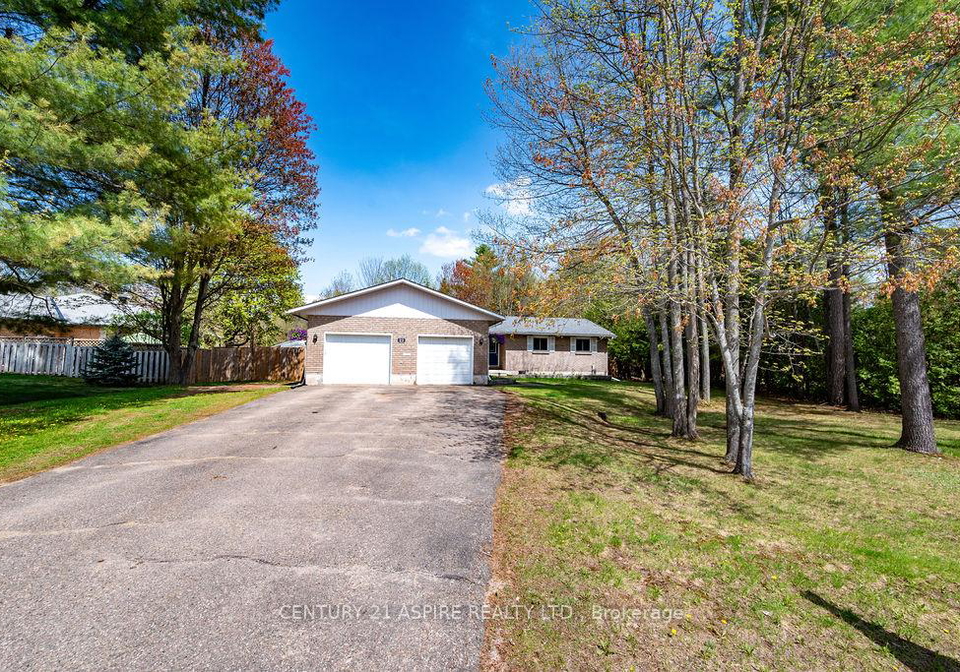 21-heritage-drive-petawawa-ontario-x13138252
