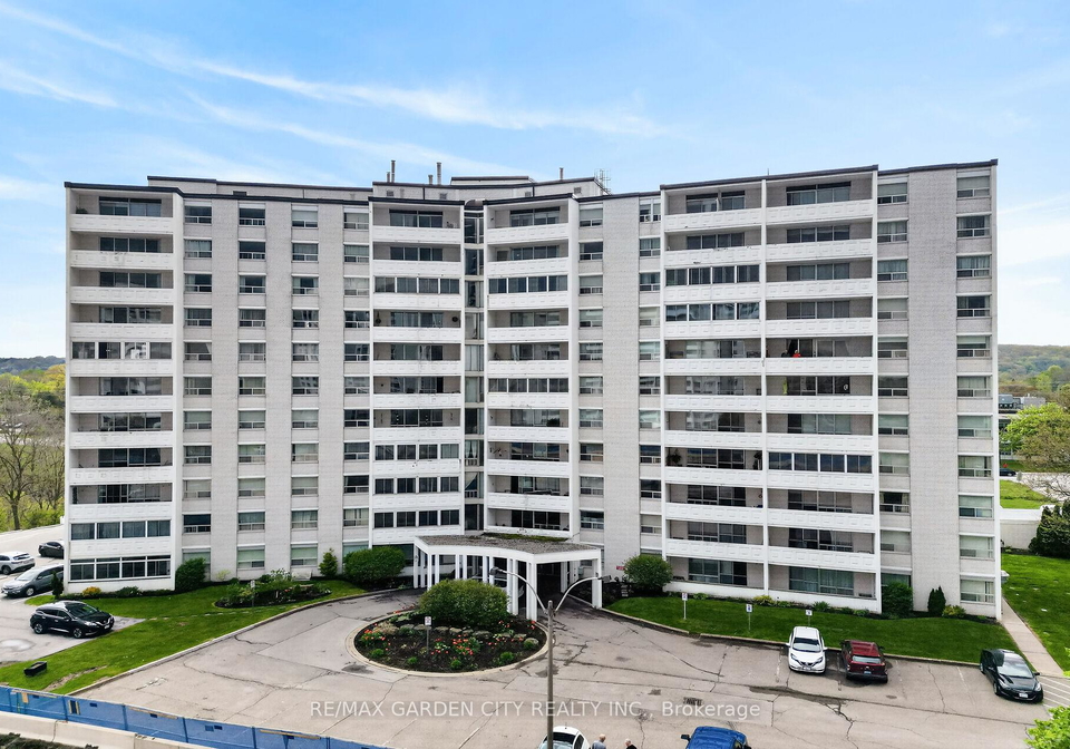 35-towering-heights-boulevard-st-catharines-ontario-x13139046