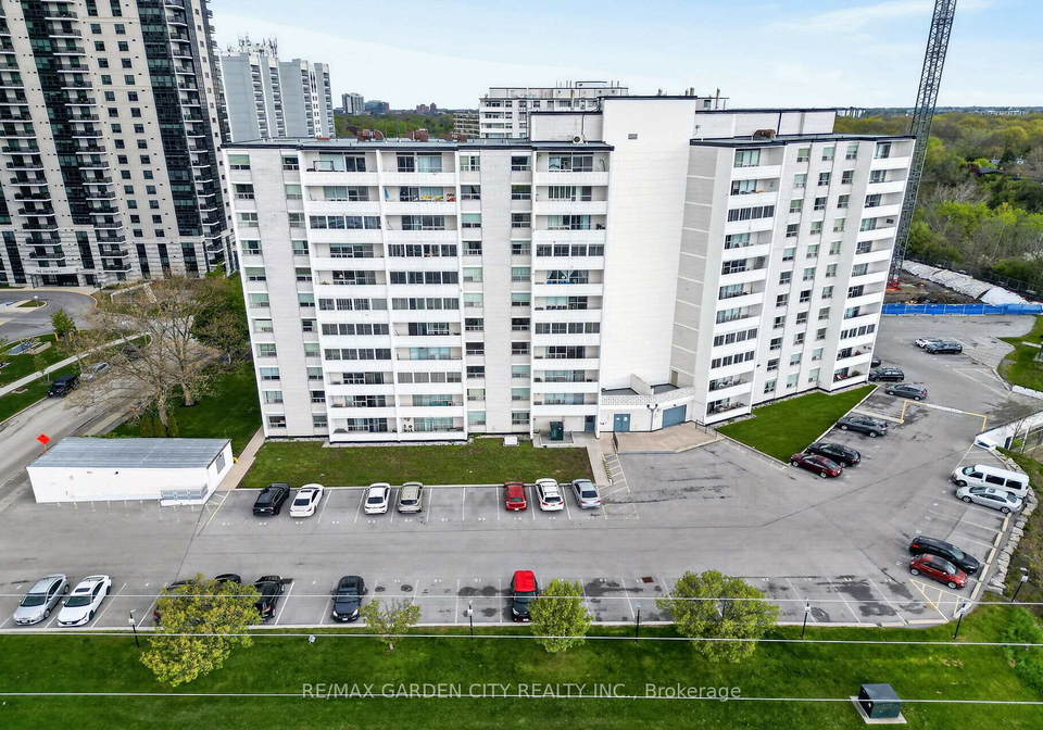 35-towering-heights-boulevard-st-catharines-ontario-x13139046