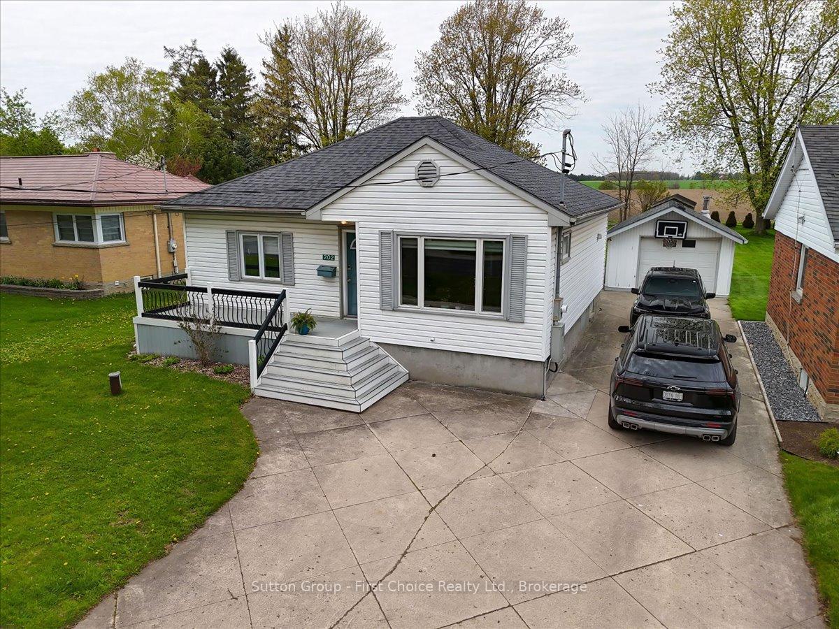 202-huron-road-perth-south-ontario-x13139242
