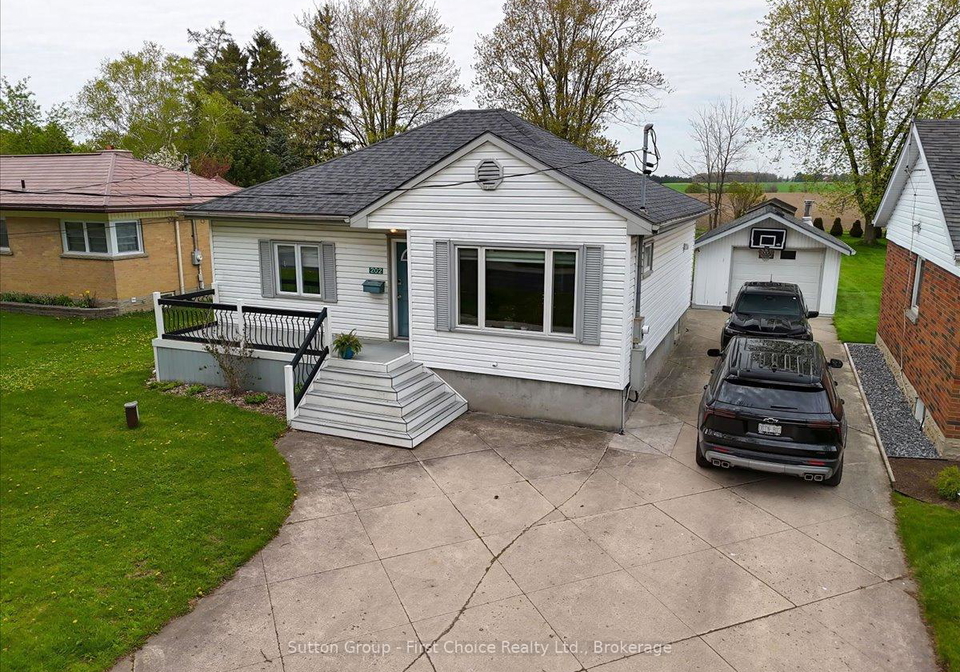 202-huron-road-perth-south-ontario-x13139242