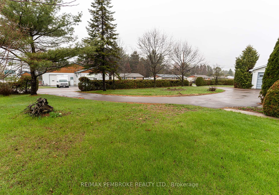 2-silke-drive-petawawa-ontario-x13139246