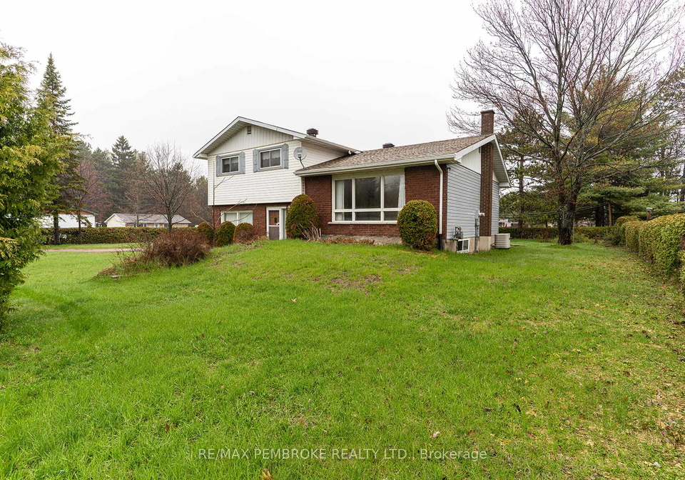 2-silke-drive-petawawa-ontario-x13139246