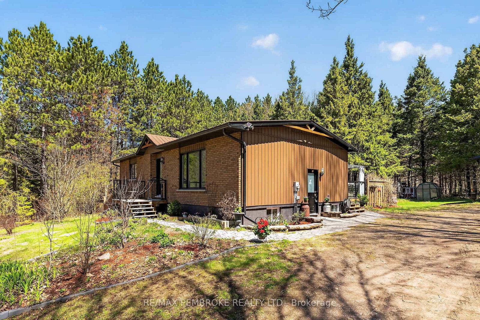 1346-station-hill-road-laurentian-valley-ontario-x13139290