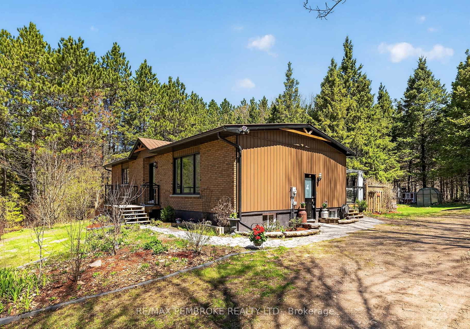 1346-station-hill-road-laurentian-valley-ontario-x13139290