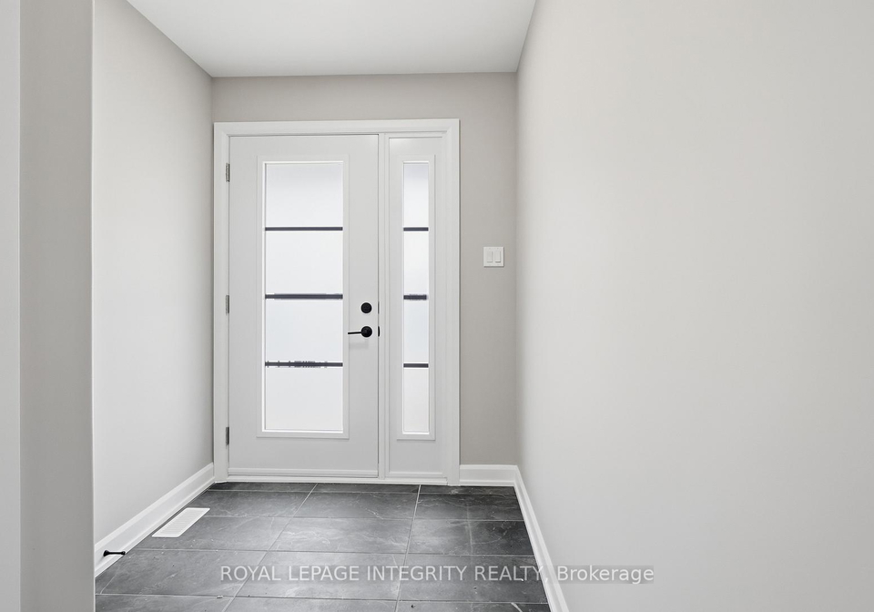 1229-montblanc-crescent-russell-ontario-x13139374