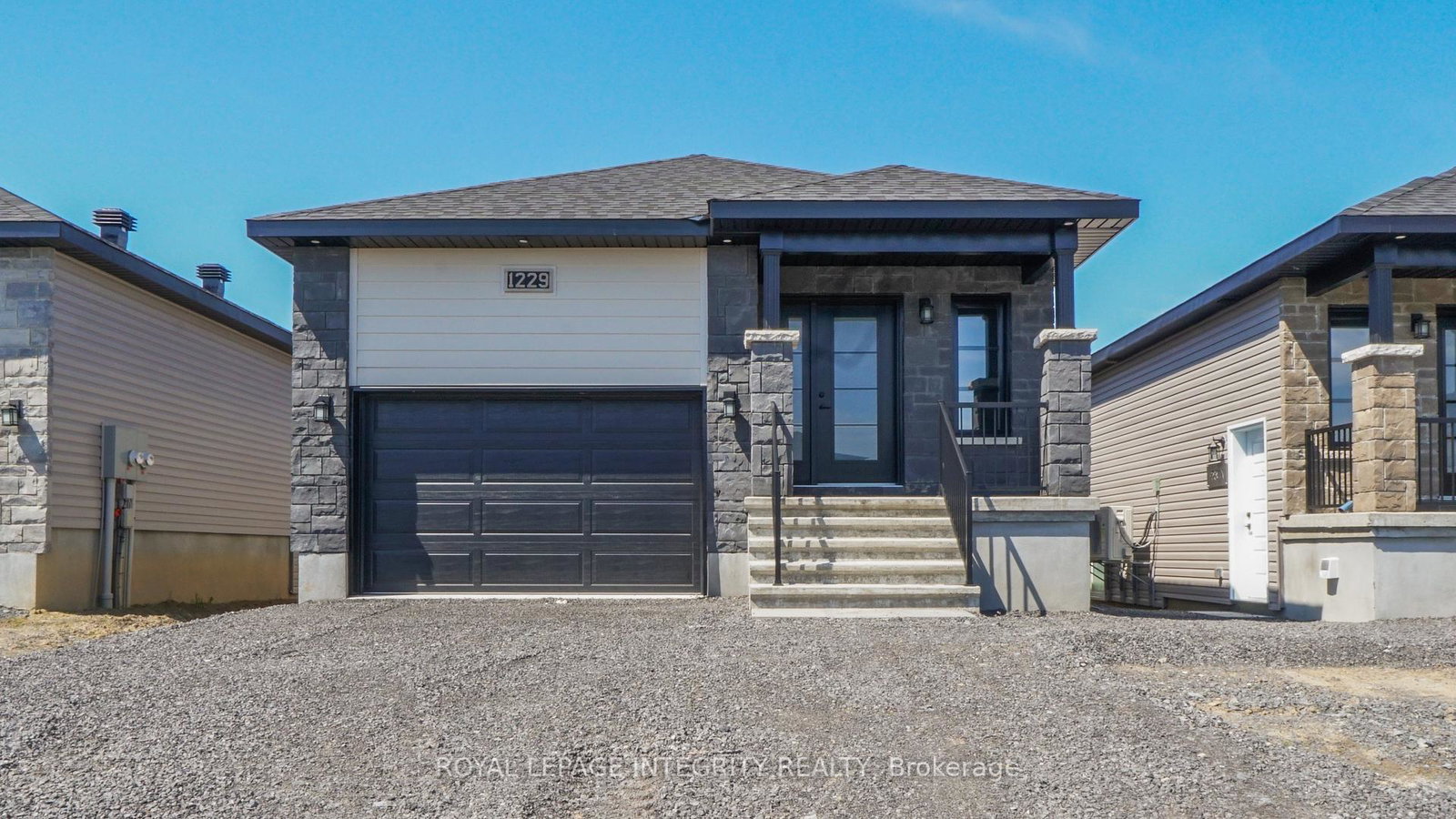 1231-montblanc-crescent-russell-ontario-x13139378