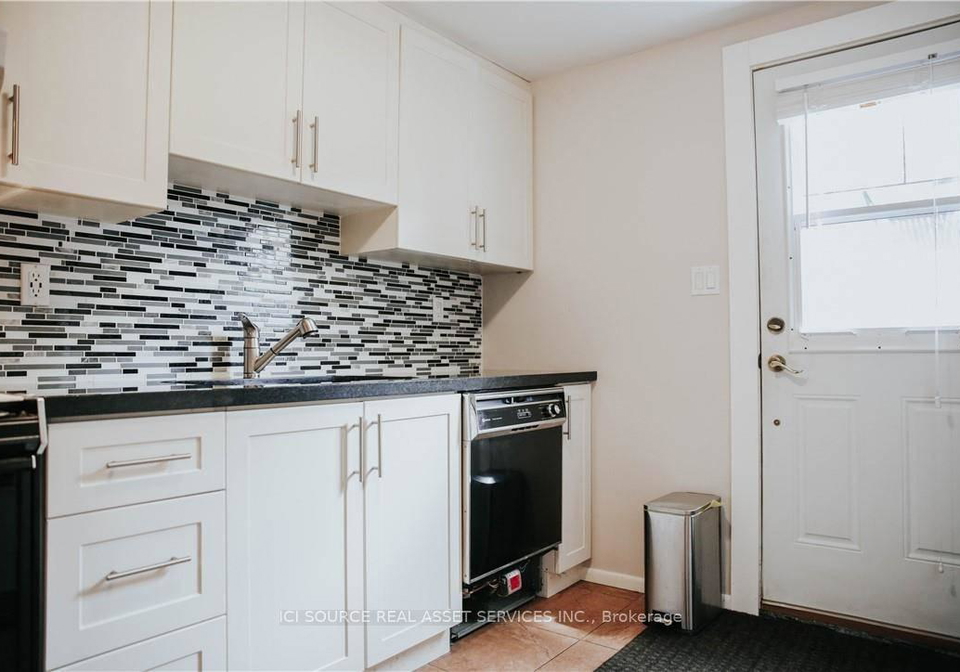 1-vera-court-hamilton-ontario-x13139620