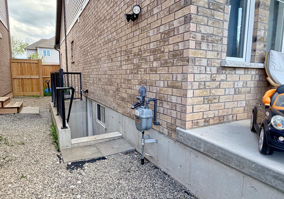 9469-tallgrass-avenue-niagara-falls-ontario-x13140058