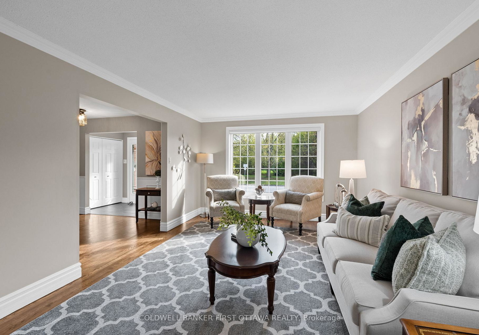 42-hampel-crescent-ottawa-ontario-x13140182