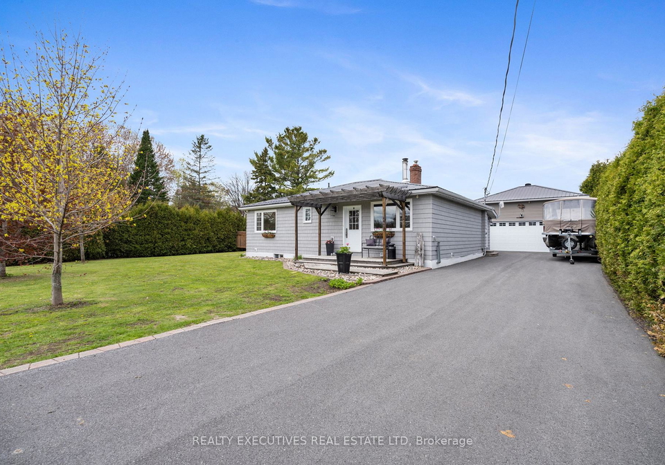 13035-riverside-drive-south-dundas-ontario-x13140512