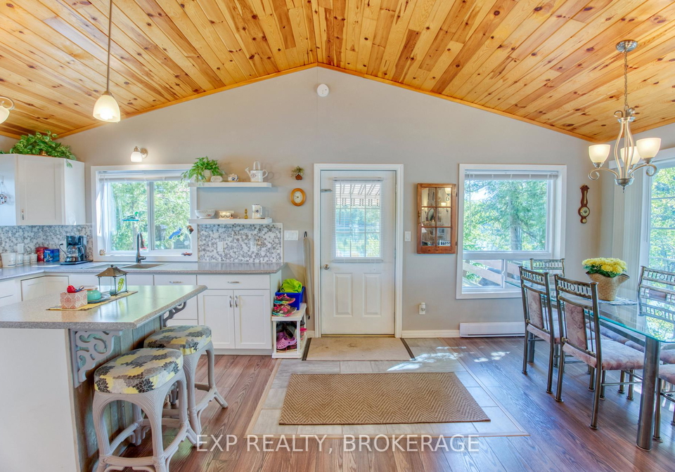 832-sharbot-lake-frontenac-ontario-x13140612