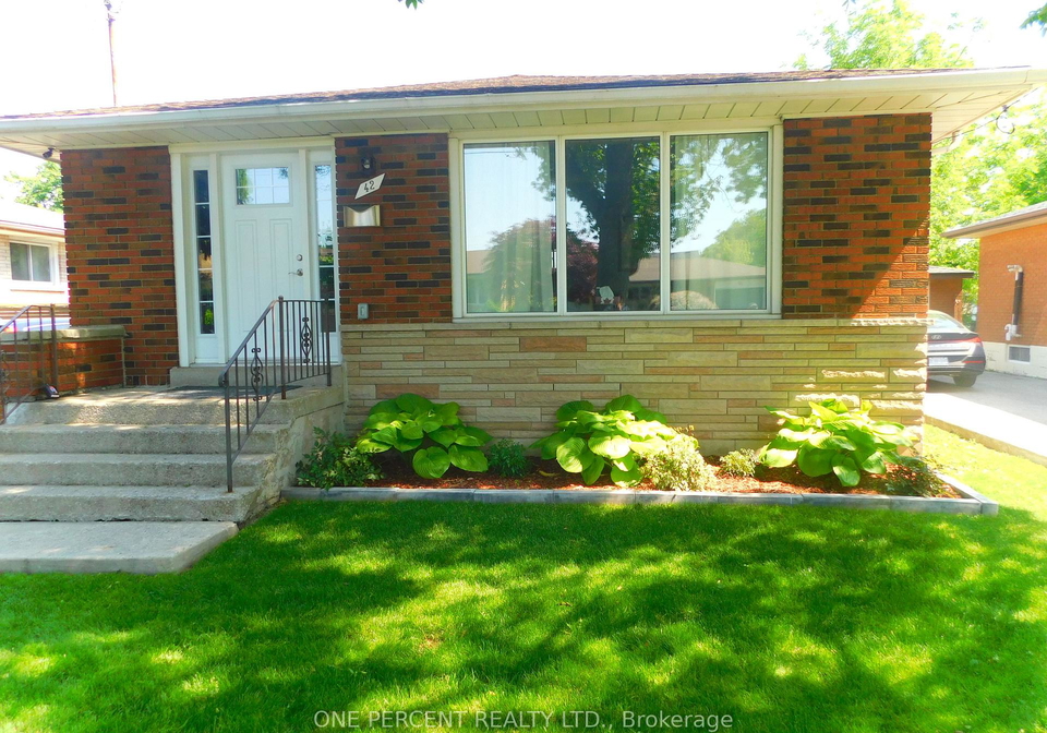 42-atwater-crescent-hamilton-ontario-x13141038