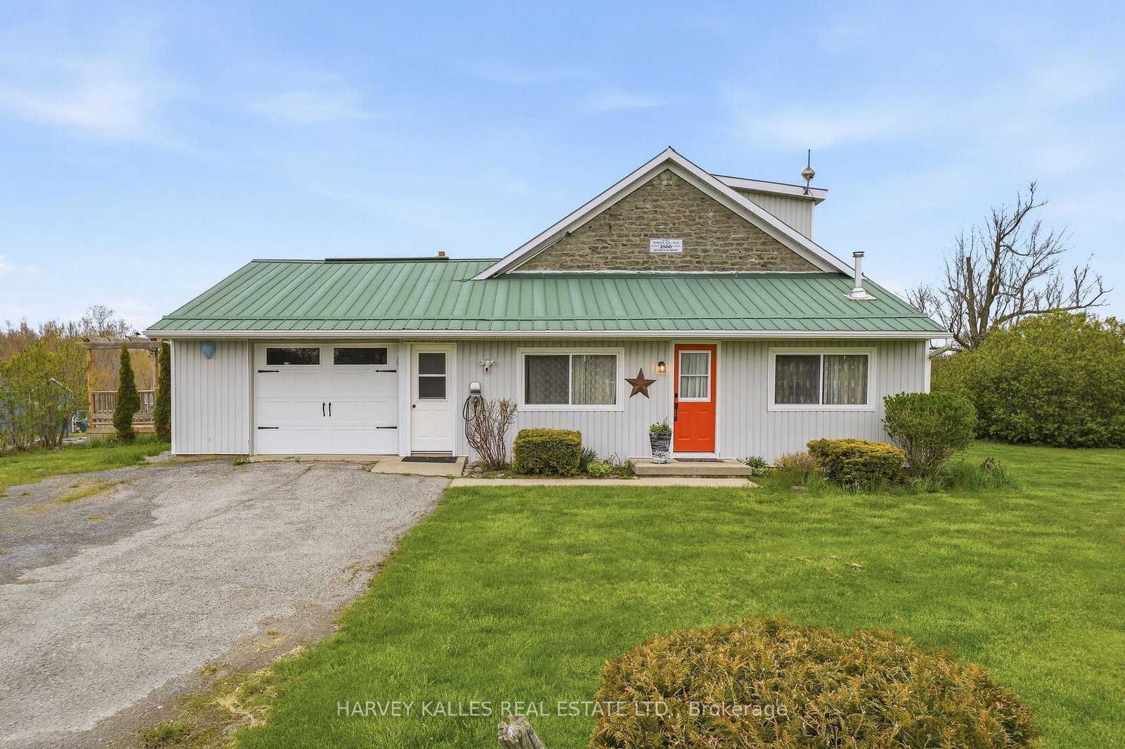 8-school-house-road-prince-edward-county-ontario-x13141176