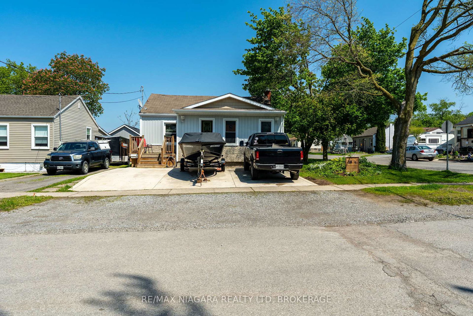 18-12-willow-street-st-catharines-ontario-x13141224