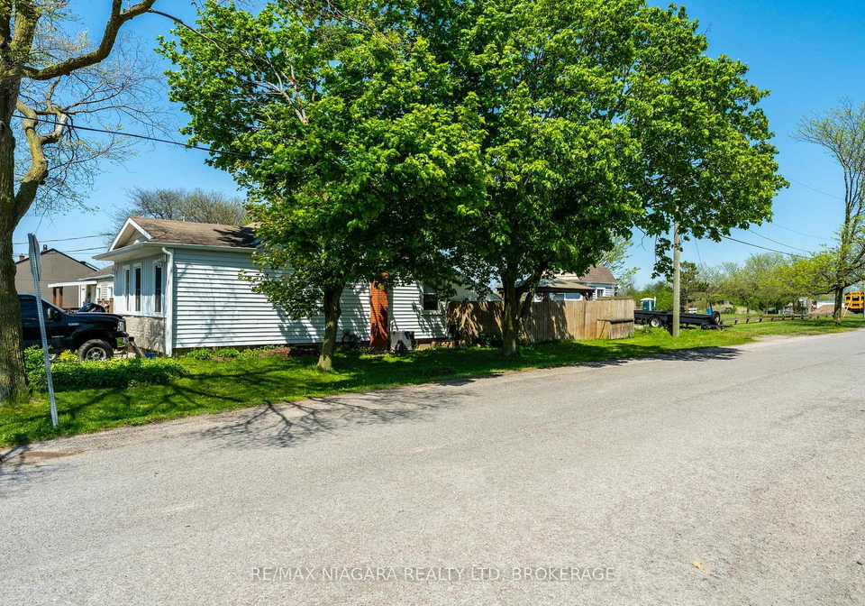18-12-willow-street-st-catharines-ontario-x13141224