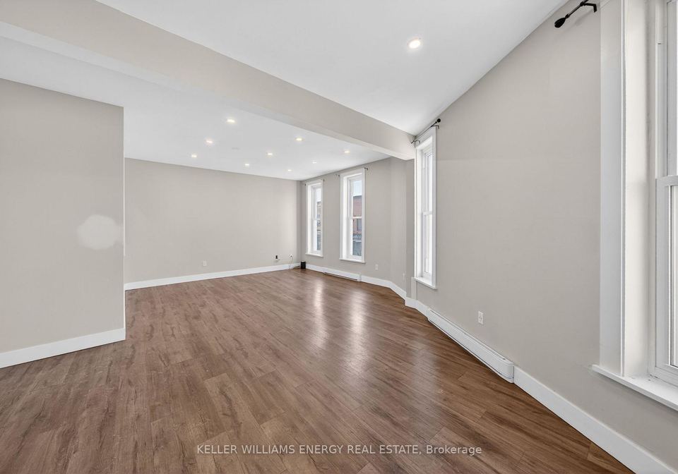 302-picton-main-street-prince-edward-county-ontario-x13141230