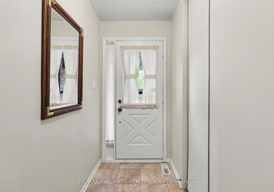 712-morewood-crescent-ottawa-ontario-x13141452