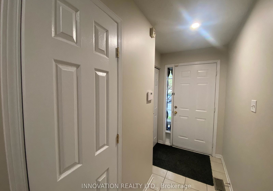 17-santa-cruz-private-ottawa-ontario-x13141742