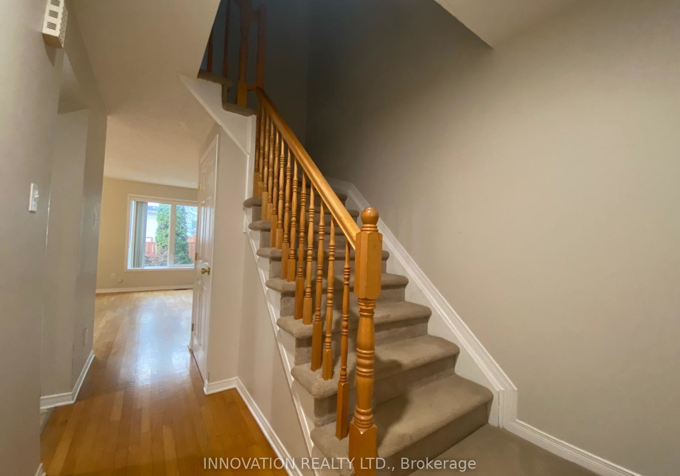 17-santa-cruz-private-ottawa-ontario-x13141742