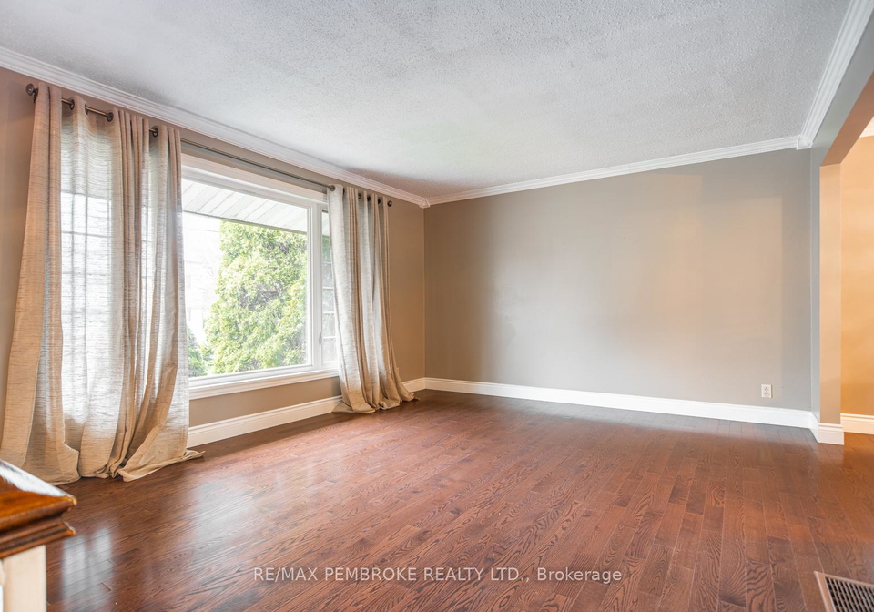 486-irving-street-pembroke-ontario-x13142190
