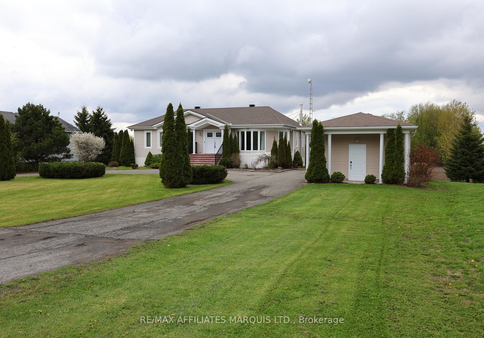 2054-valley-street-north-stormont-ontario-x13142340
