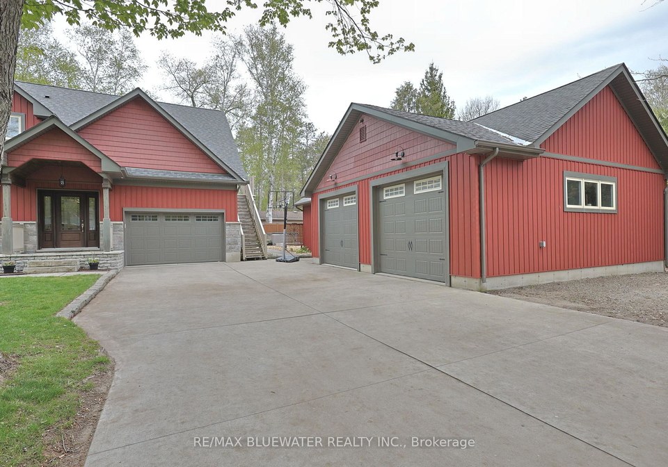 6436-robert-avenue-lambton-shores-ontario-x13142882