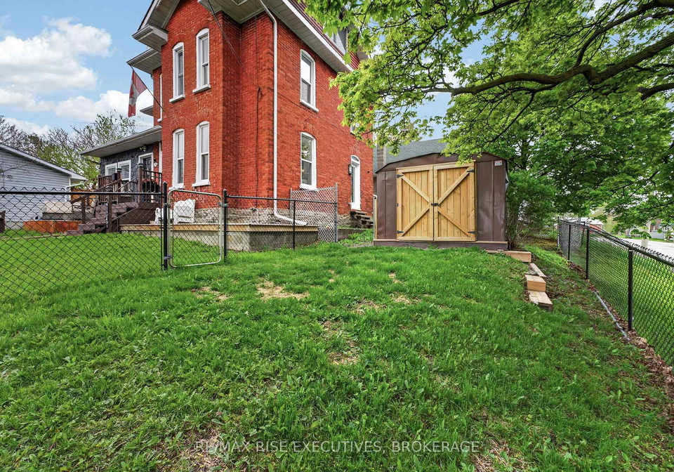 18-stone-street-belleville-ontario-x13142952